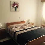 Angela Пафос