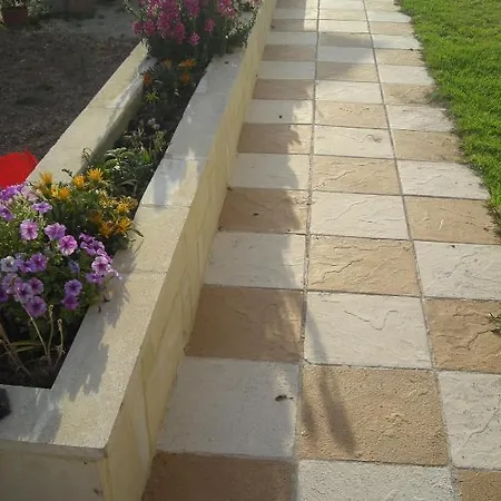 Angela 公寓式酒店 3*