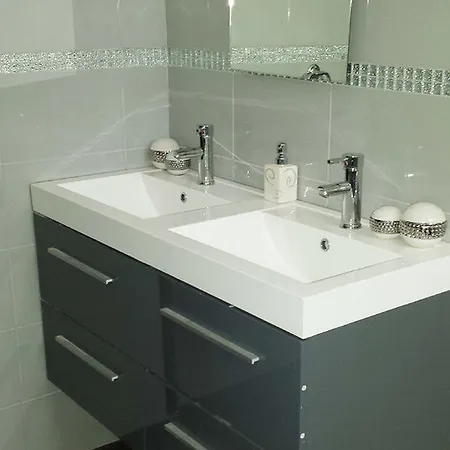 Angela 公寓式酒店